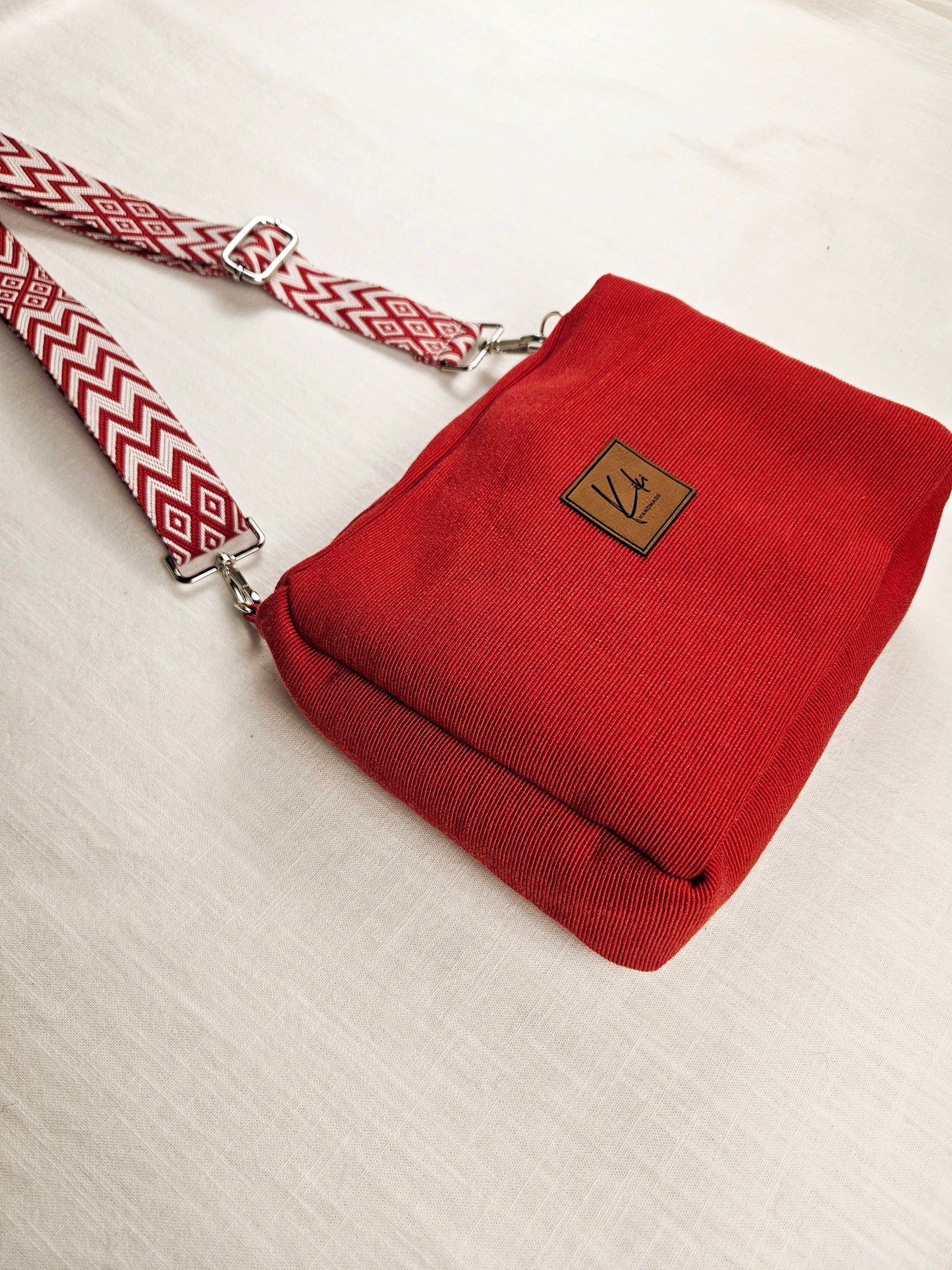 Upcycled Umhängetasche rot "Rot Weiß"