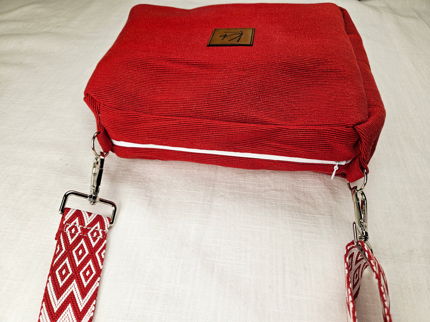 Upcycled Umhängetasche rot "Rot Weiß"