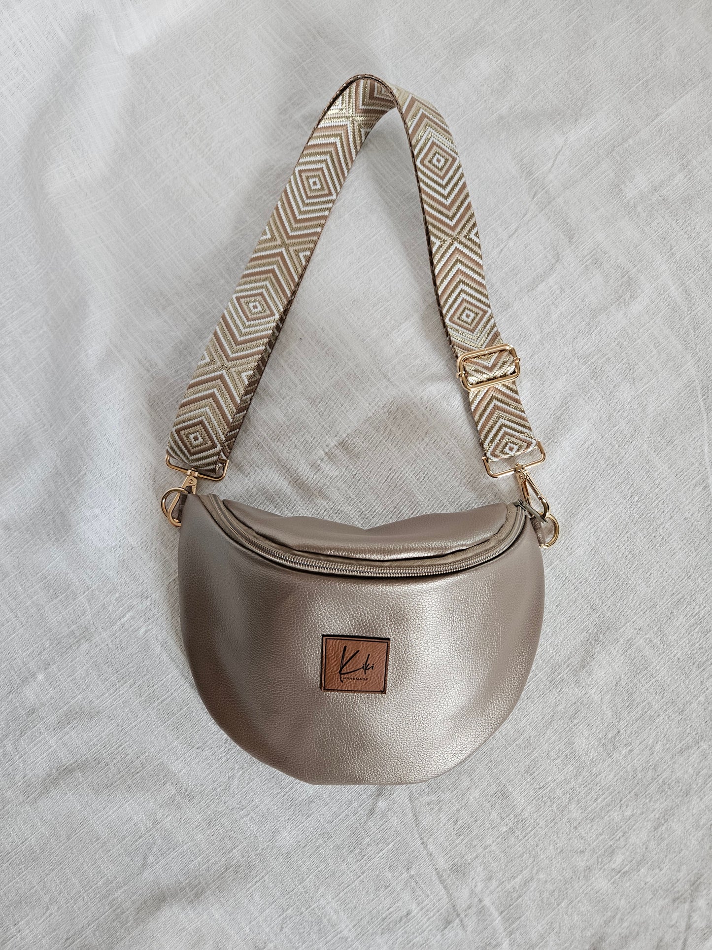 Taupe Crossbody Bag mit Glow