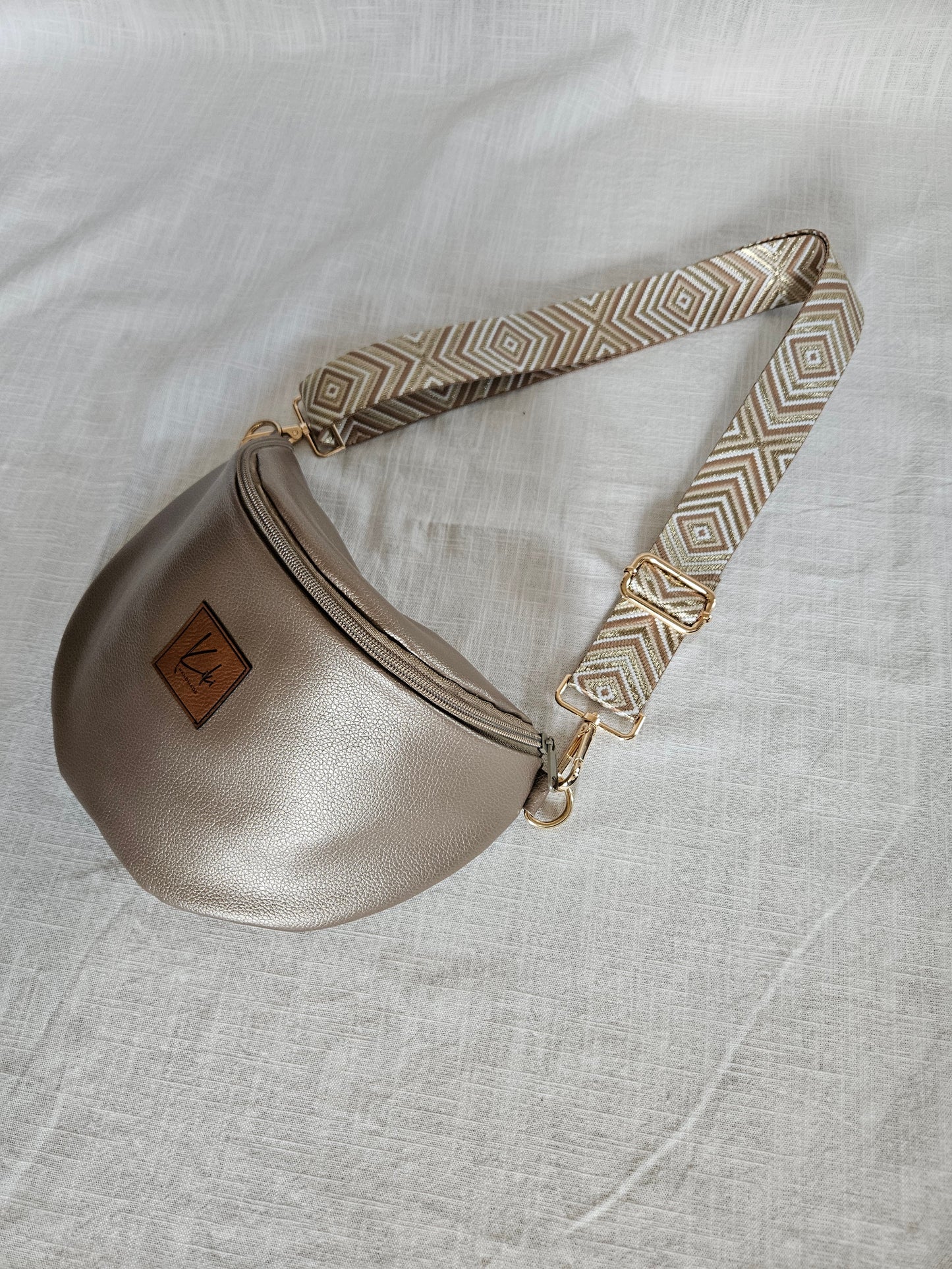 Taupe Crossbody Bag mit Glow