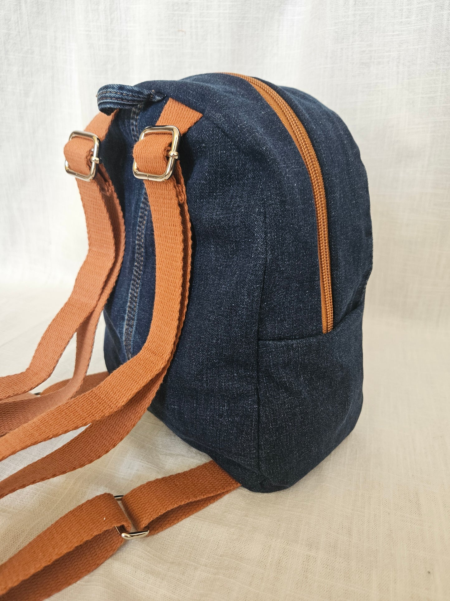 Upcycled Jeans Mini Rucksack dunkelblau "59"