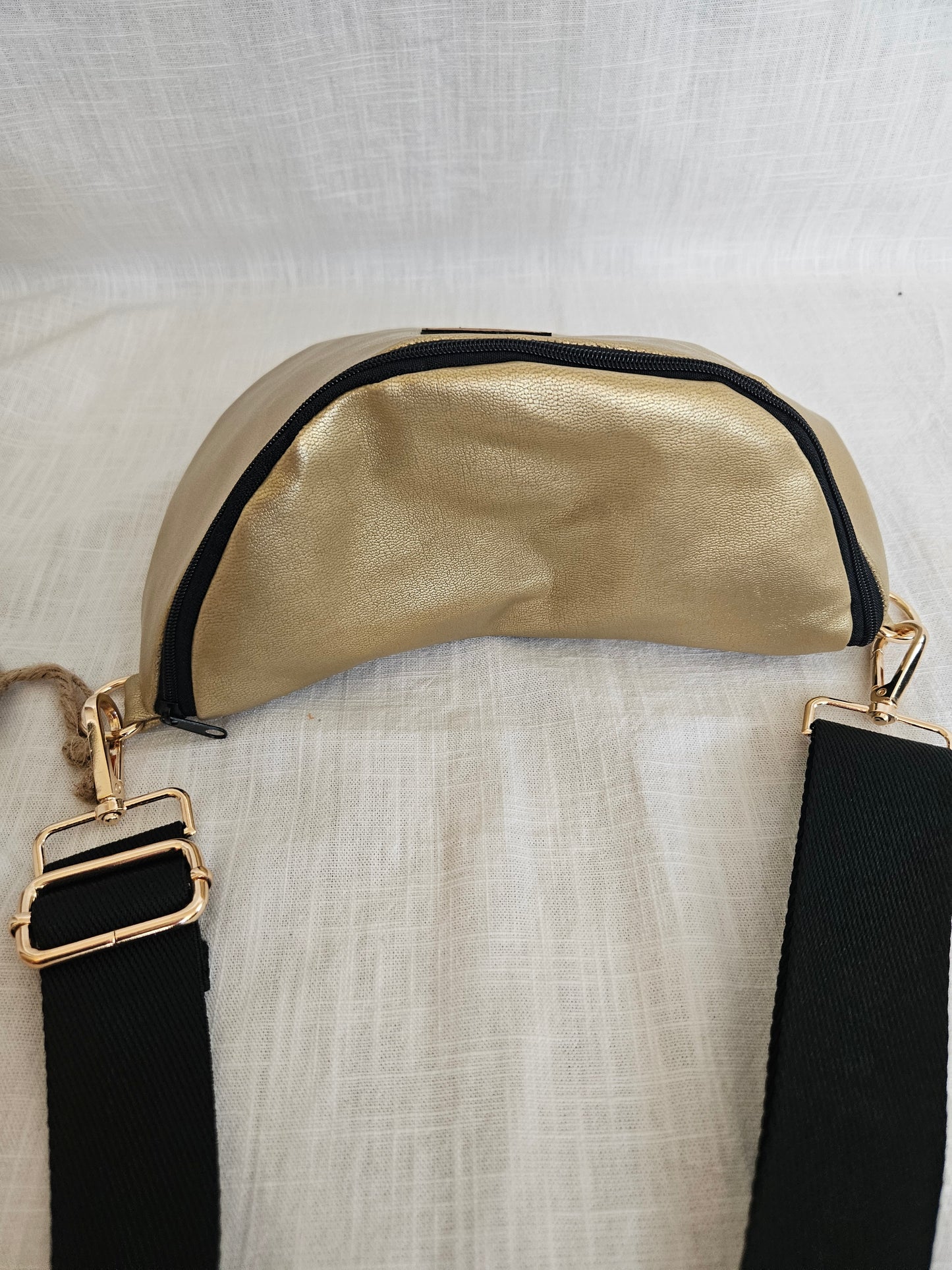 Goldene Crossbody Bag mit Glow "Schwarz"