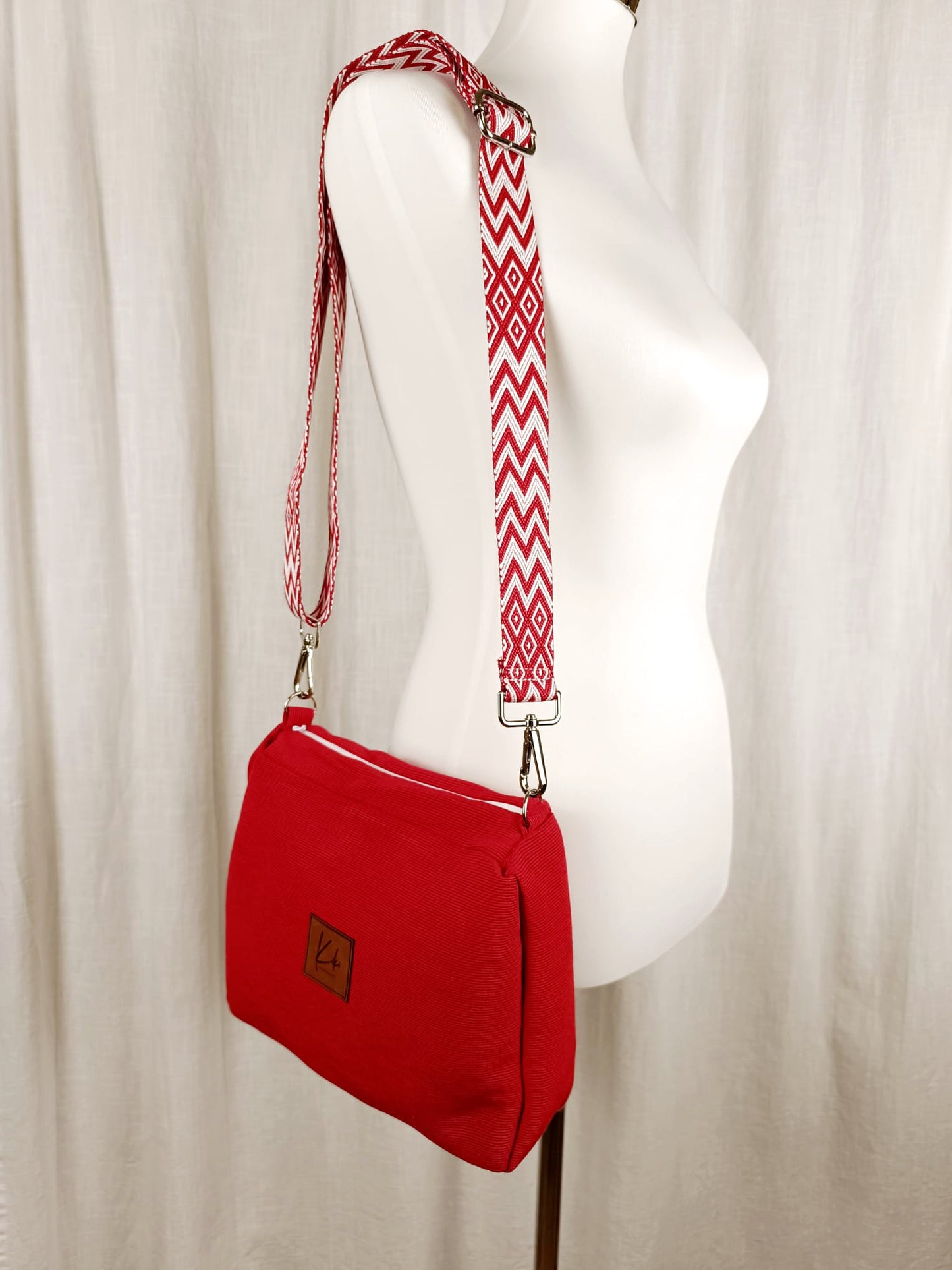 Upcycled Umhängetasche rot "Rot Weiß"