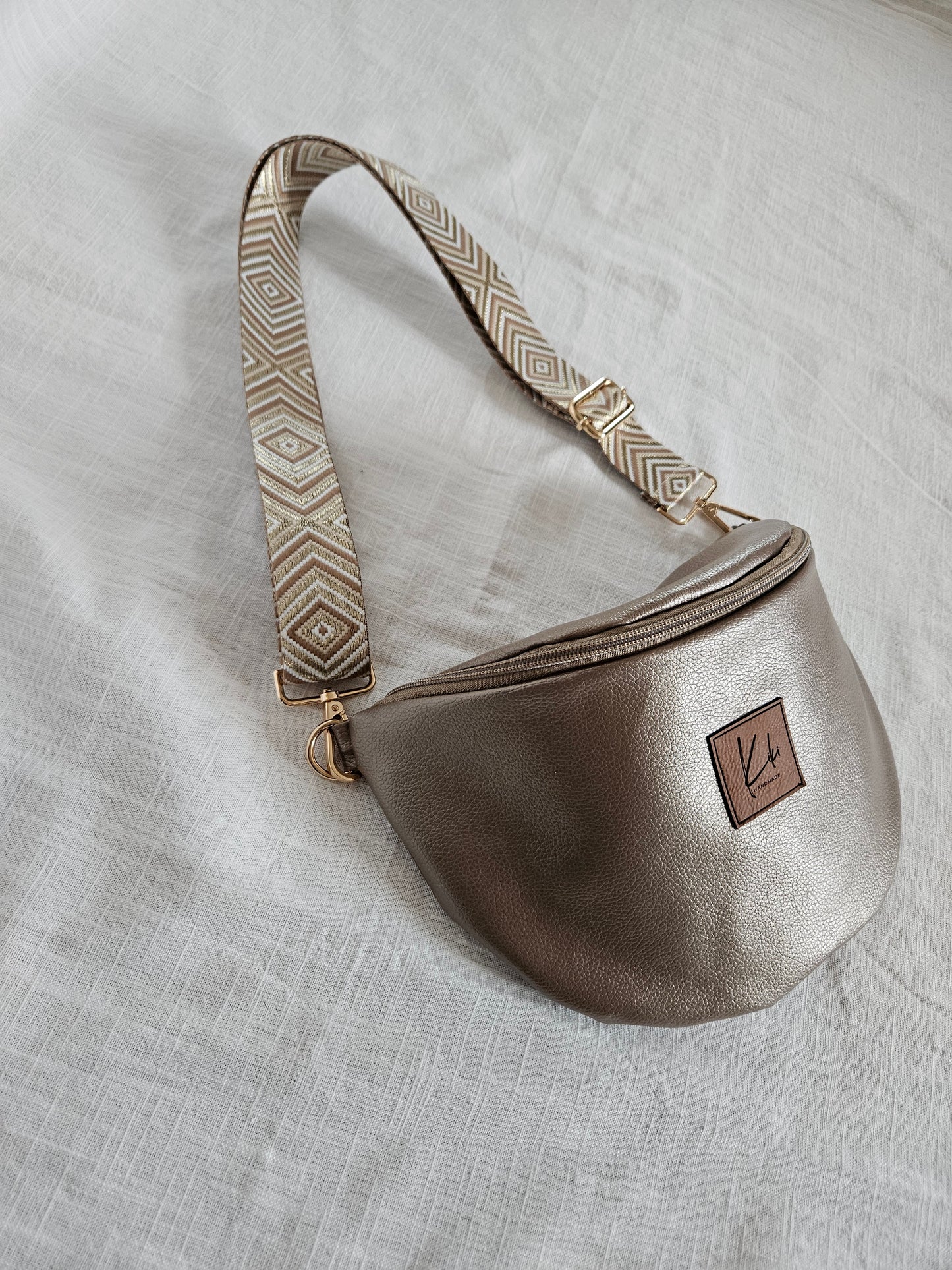 Taupe Crossbody Bag mit Glow