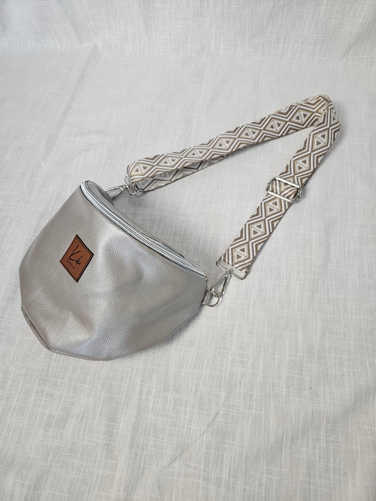 Silber Crossbody Bag mit Glow