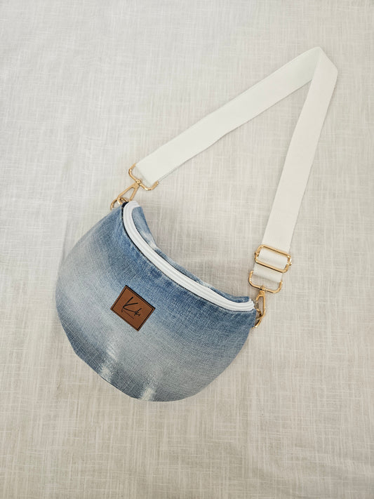 Upcycled Jeans Crossbody Bag hellblau "Diesel"