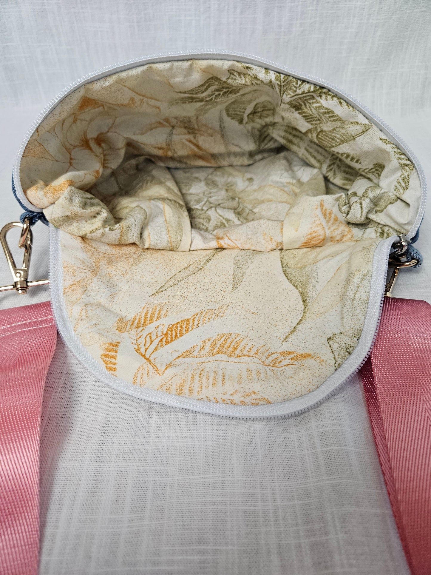 Upcycled Jeans Crossbody Bag hellblau "Rosa"