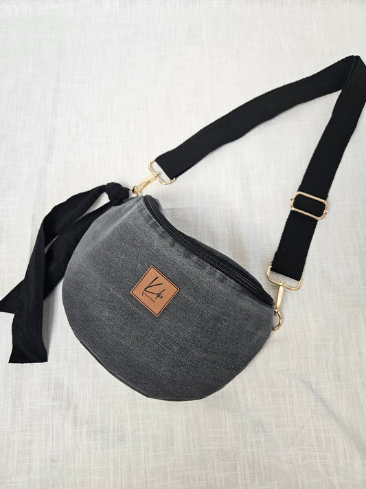 Upcycled Jeans Crossbody Bag grau "Schwarz"