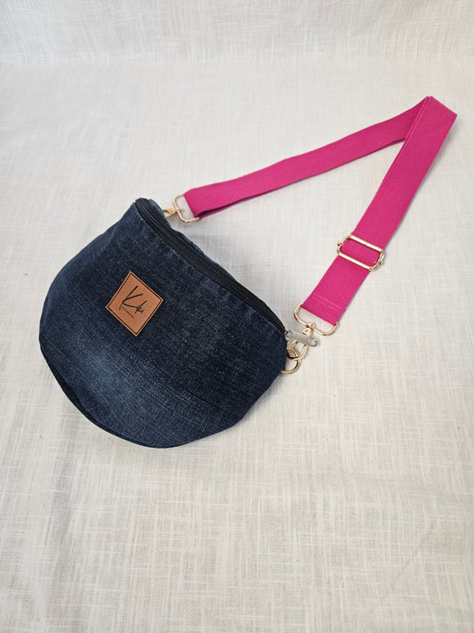 Upcycled Jeans Crossbody Bag dunkelblau "Pink"
