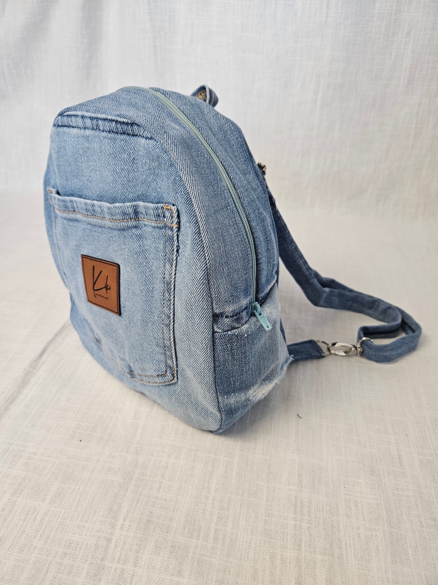 Upcycled Jeans Mini Rucksack hellblau "Diesel"