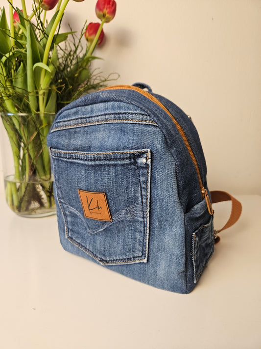 Upcycled Jeans Mini Rucksack dunkelblau "Only"