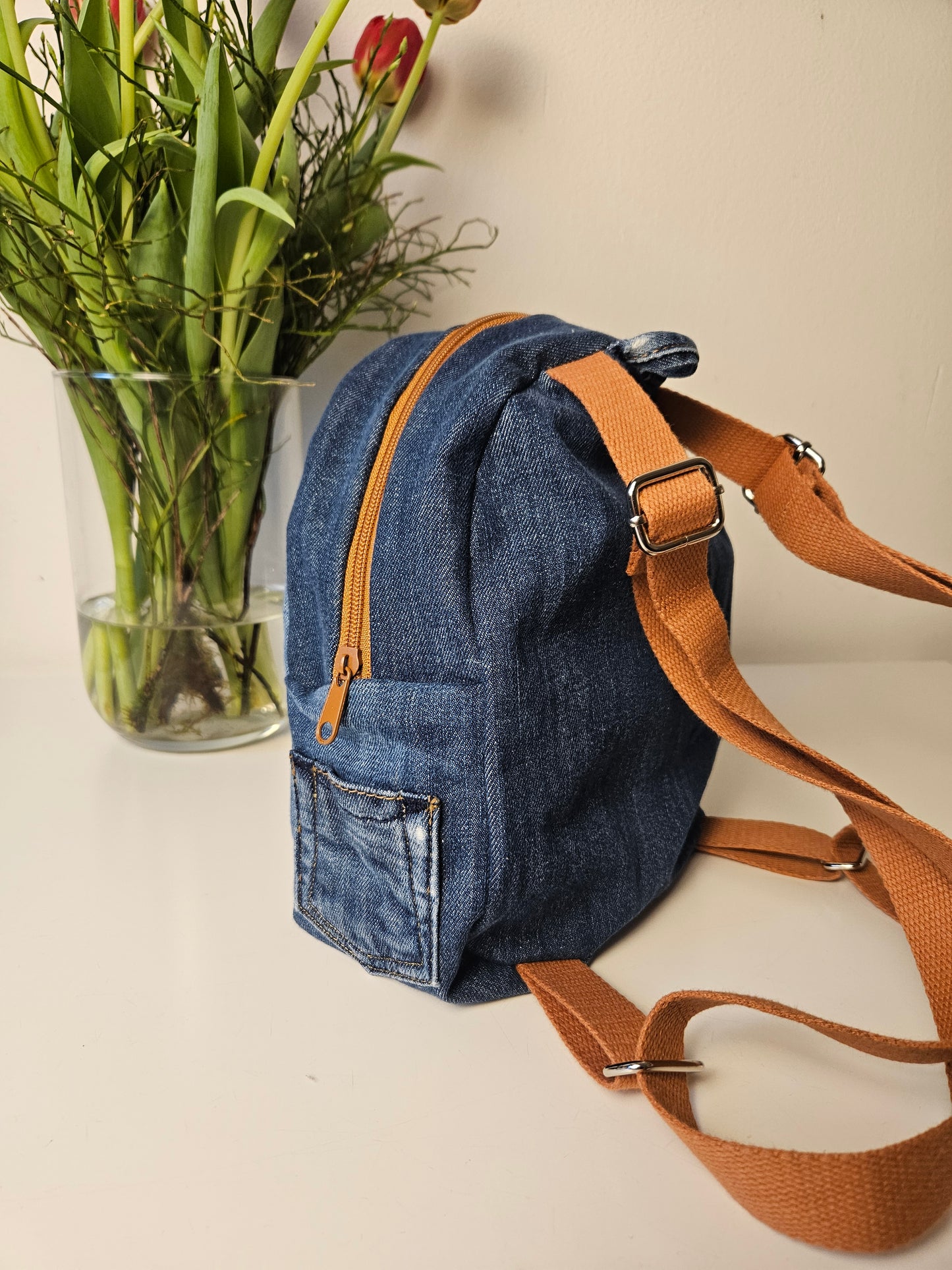 Upcycled Jeans Mini Rucksack dunkelblau "Only"