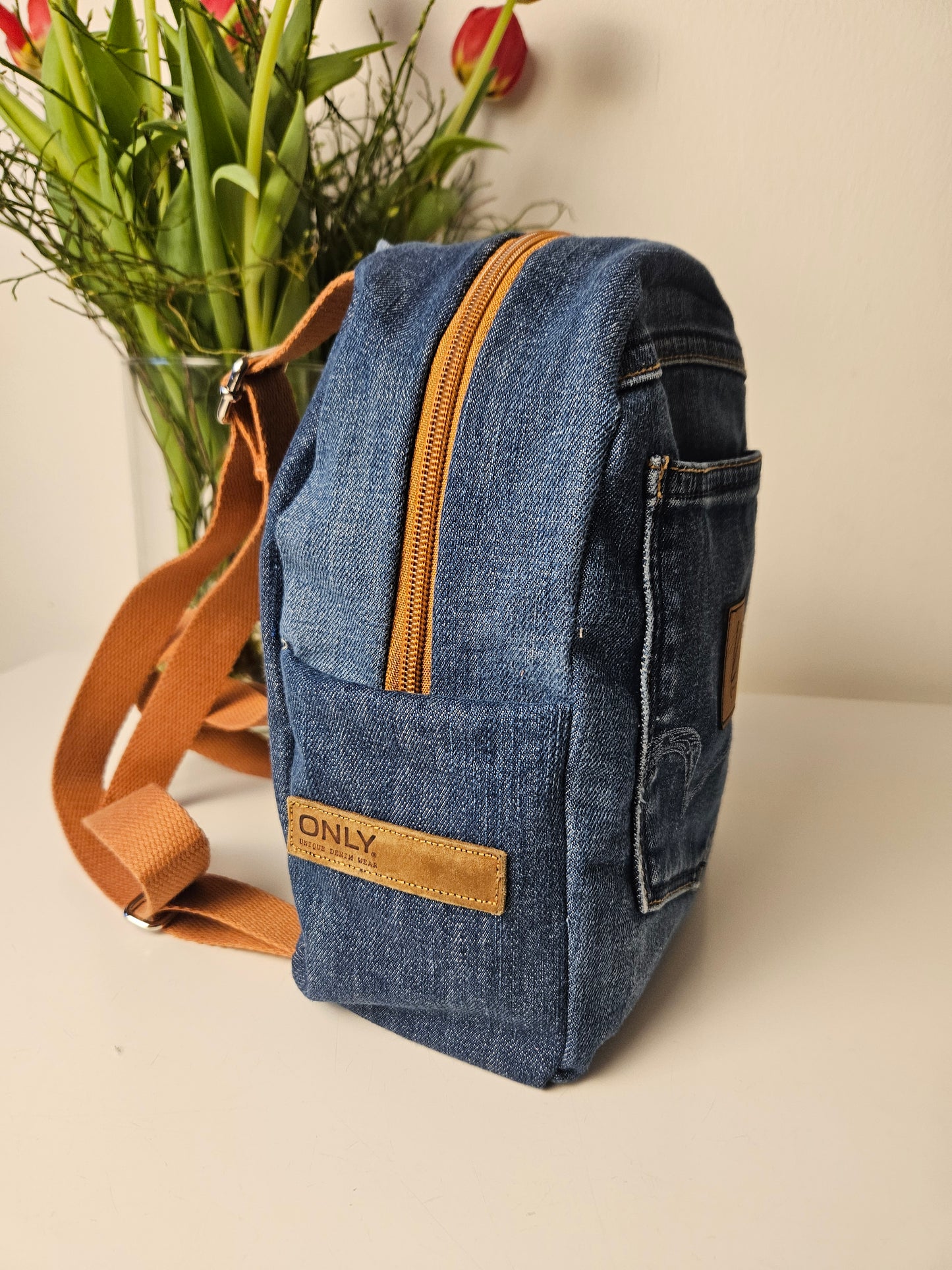 Upcycled Jeans Mini Rucksack dunkelblau "Only"