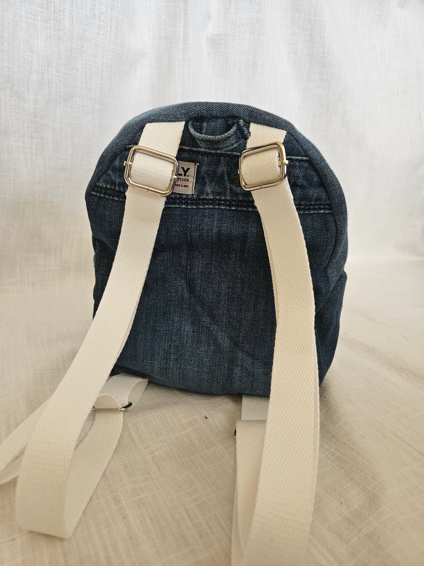 Upcycled Jeans Mini Rucksack dunkelblau "Only"