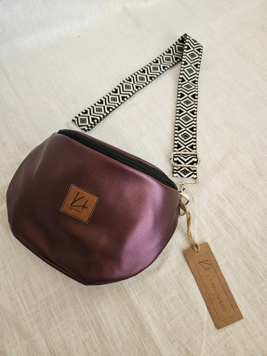 Dunkelrote Crossbody Bag metallic "Schwarz Weiß"
