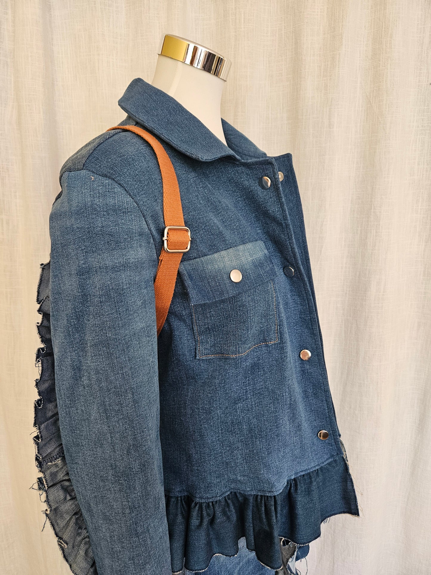 Upcycled Jeansjacke mit Rüschen Gr. S